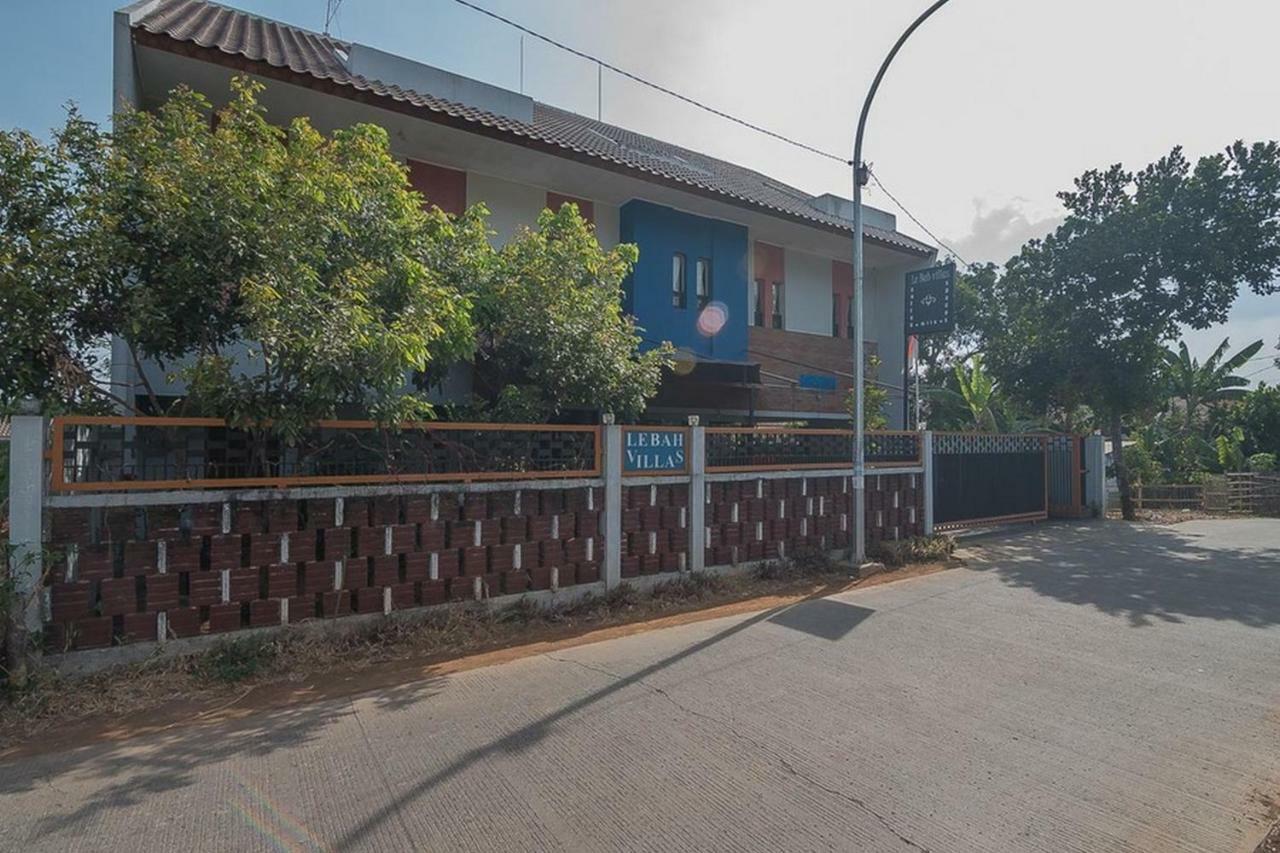 Wisma tamu Reddoorz Syariah Near Krida Nusantara
